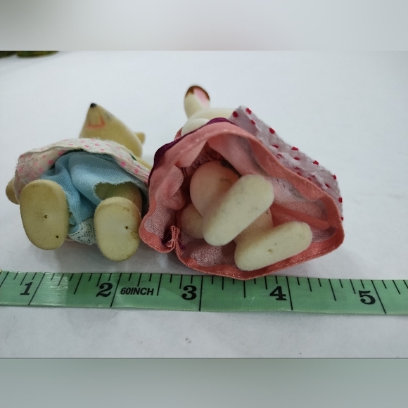 Sylvanian Calico Critters Hopscotch Rabbit Family Mother and Mouse Friend - Picture 5 of 8